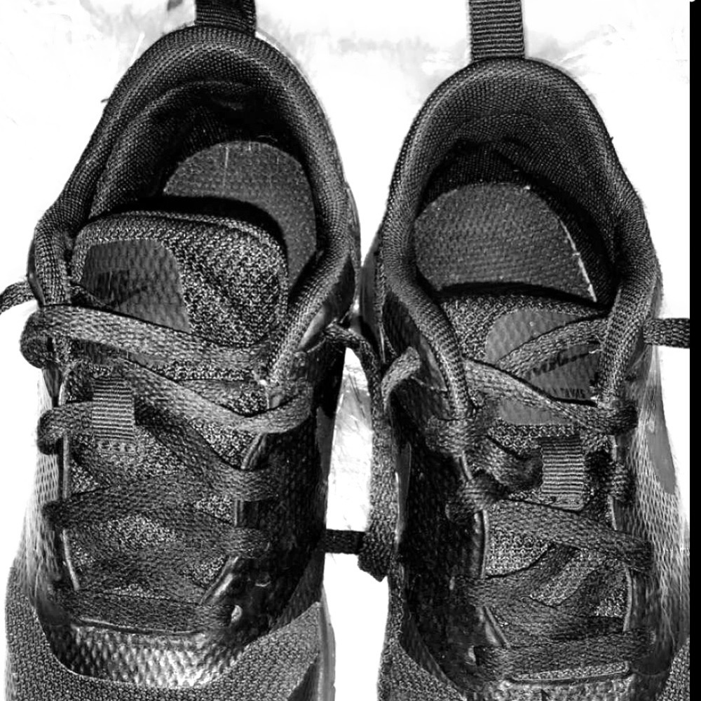 Black Nike Air Max